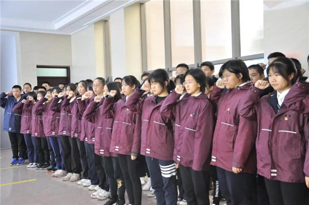 逃离快乐小镇